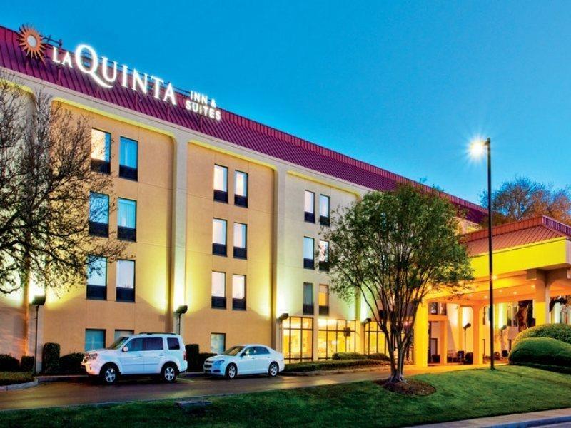 La Quinta By Wyndham Charleston Riverview Hotel Exterior photo