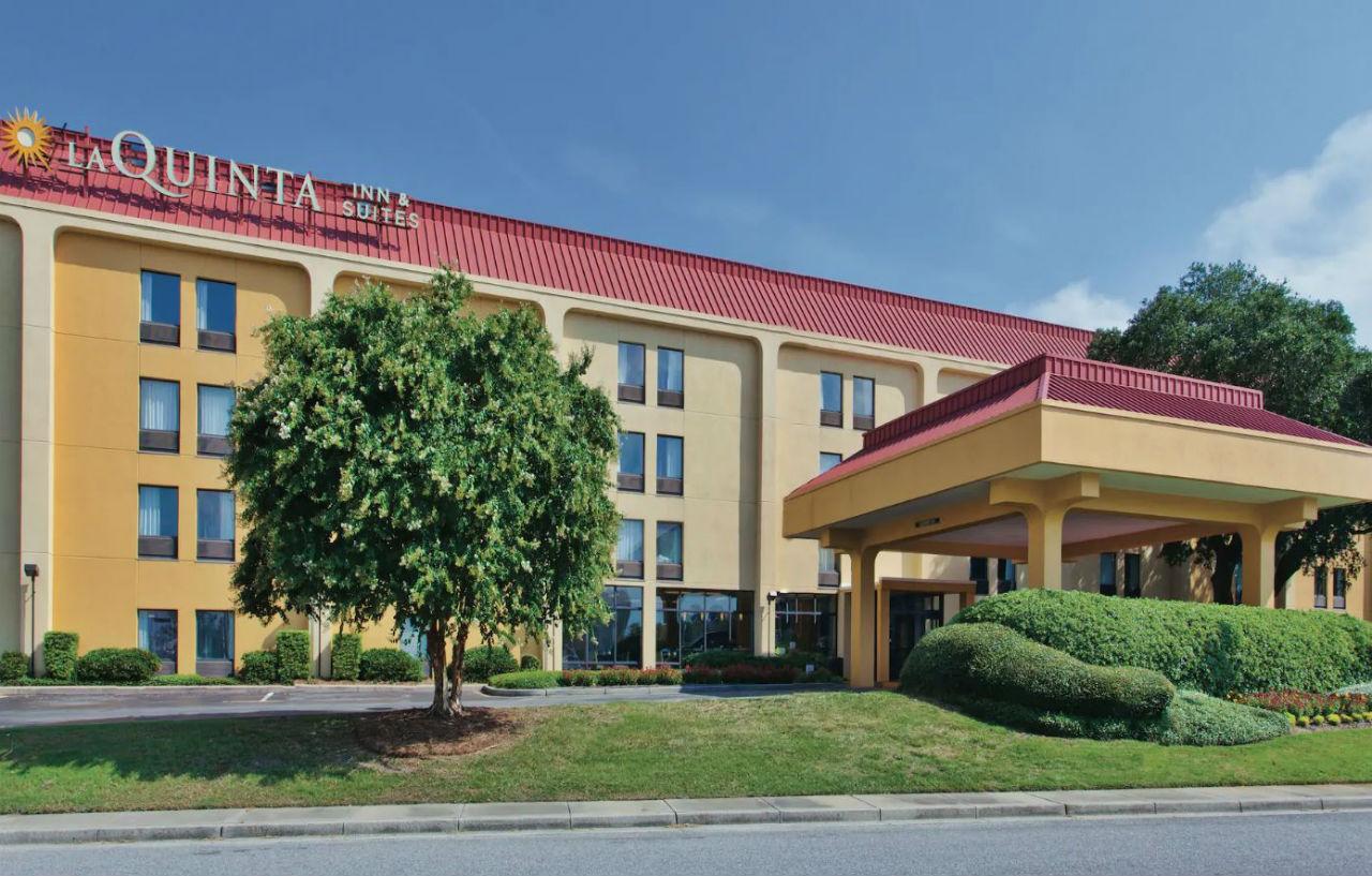 La Quinta By Wyndham Charleston Riverview Hotel Exterior photo